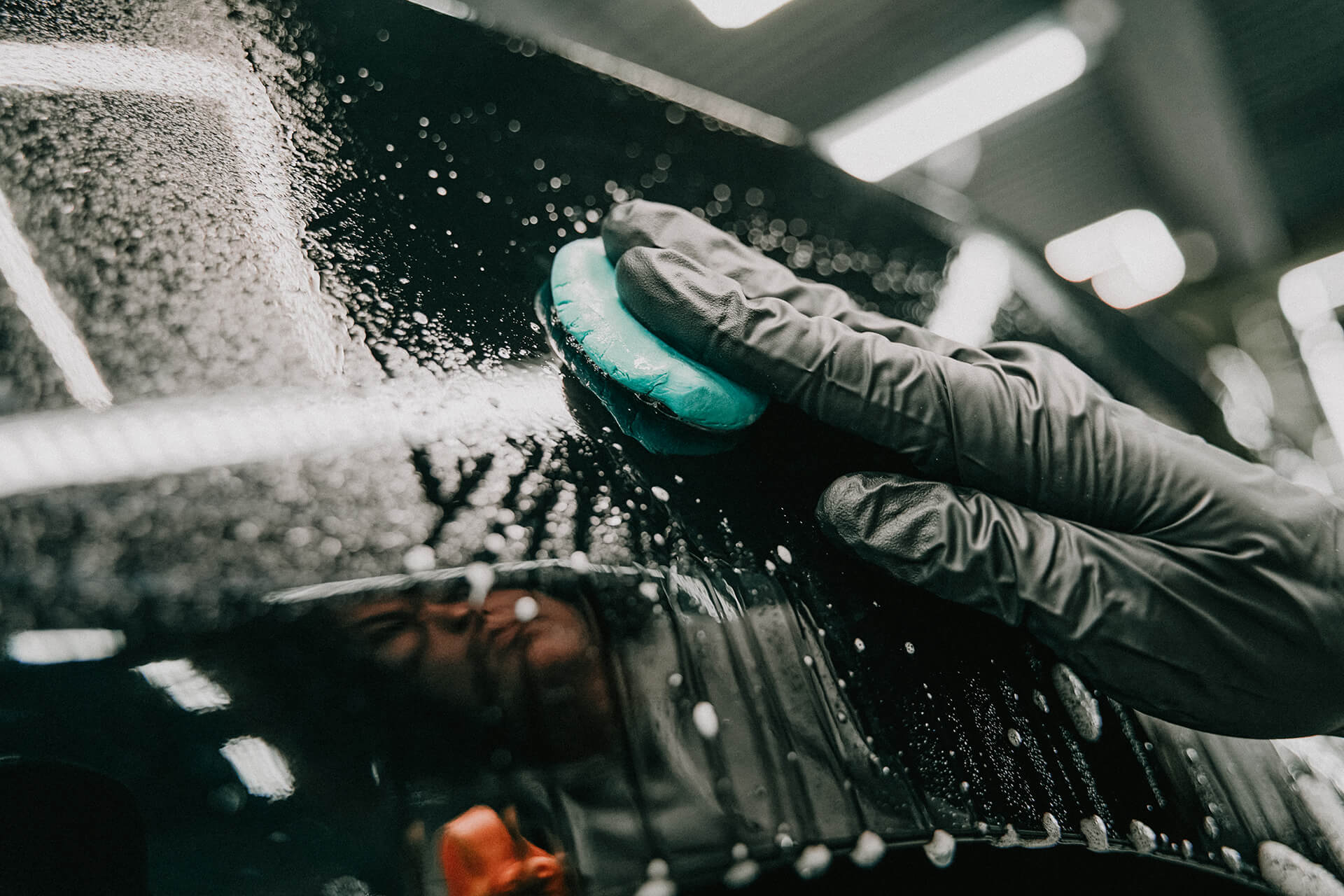 Descontaminación de pintura (clay bar)